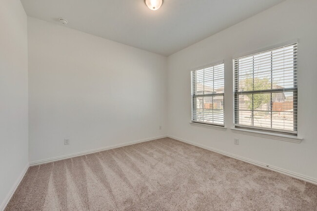 Building Photo - 3514 Honeysuckle Holw