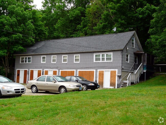 Primary Photo - 467 N Main St