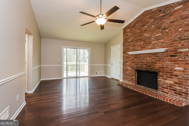 Building Photo - 461 Barnsdale Dr