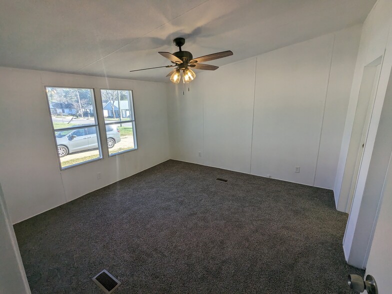 Master Bedroom - 603 E Pine Ave