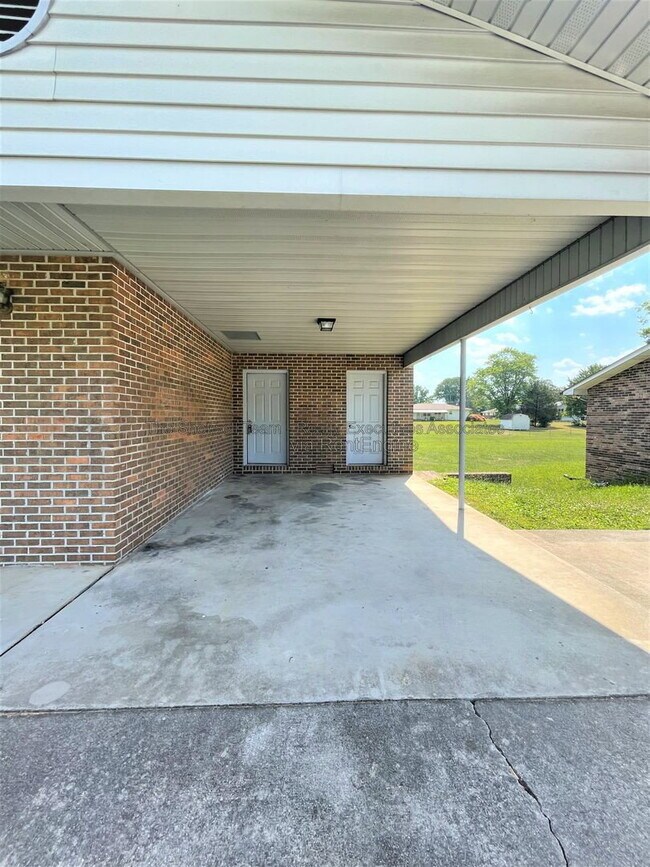 Building Photo - 6923 Wright Rd