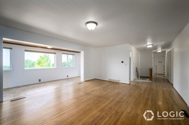 Building Photo - 4220 S Fortuna Way