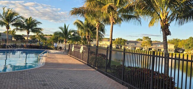 Building Photo - 5818 Hampton Hills Blvd