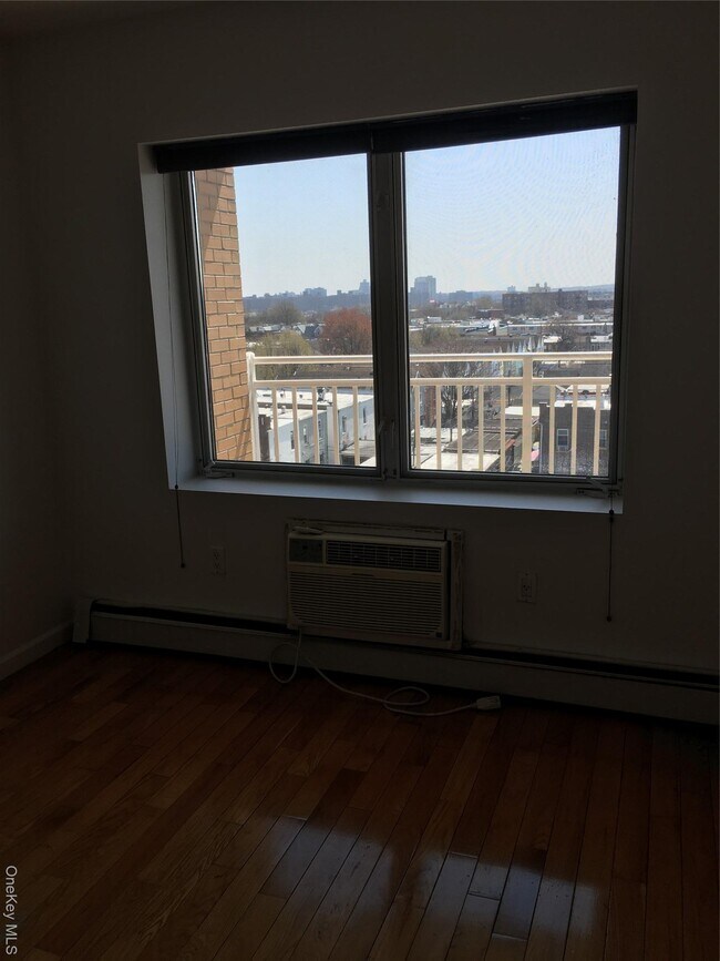 Building Photo - 93-05 37th Ave