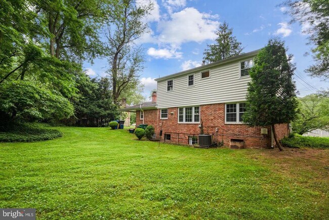 Building Photo - 204 Mowbray Rd