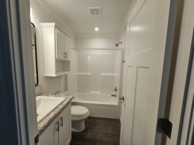 Building Photo - 1003 Paradise Ln