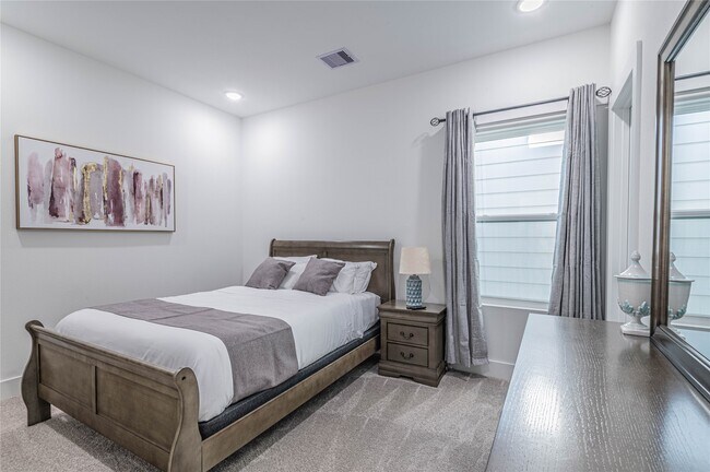 Building Photo - 3507 Ennis St