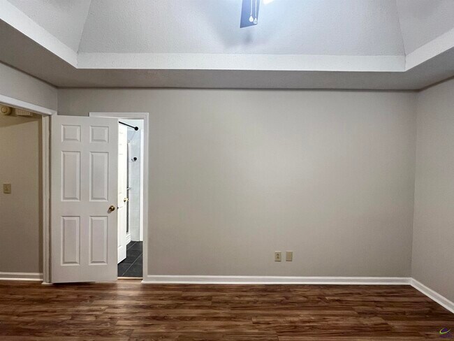 Building Photo - 536 Loblolly Ln