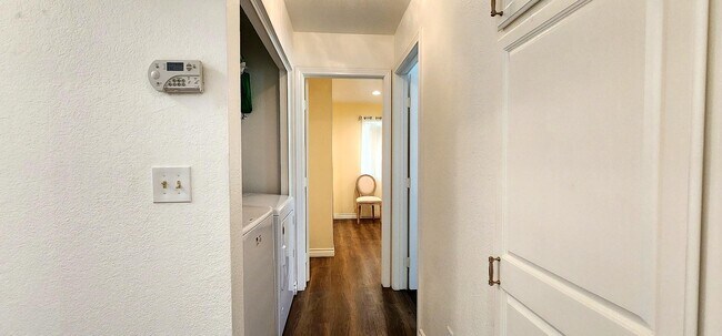 Building Photo - 5213 Orchard Hills Ave