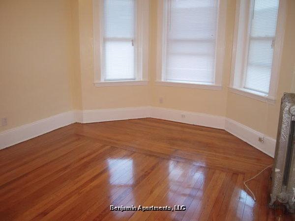 Building Photo - 463 Park Dr