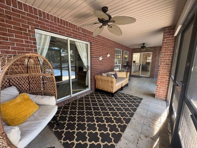 Building Photo - Gulf Breeze - Melissa Oaks - 4 Bedroom, 2 Bathroom w/ pool