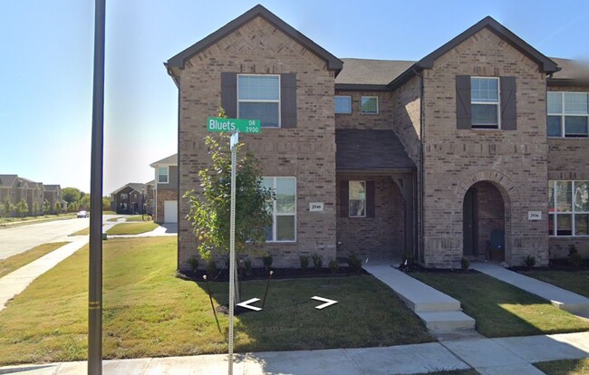 Building Photo - 2940 Bluets Dr