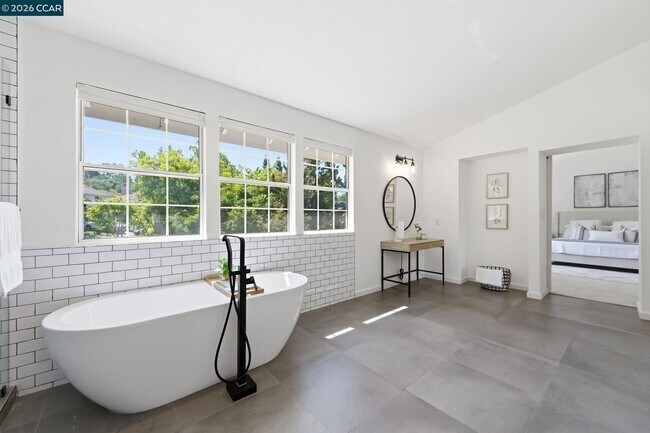 Building Photo - 601 Ambience Way