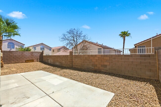 Building Photo - 4 bedroom with NO HOA! New Appliances & New Carpet!