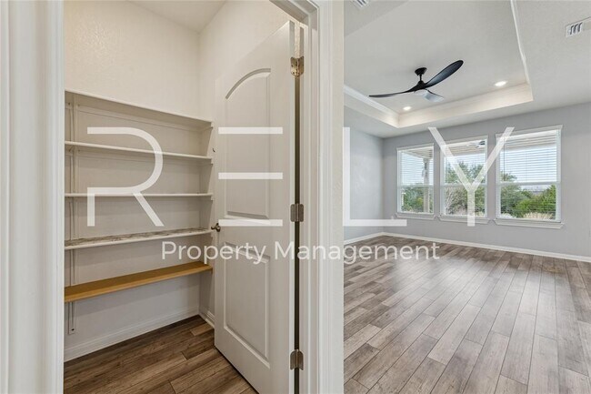 Building Photo - 603 Double Lp St