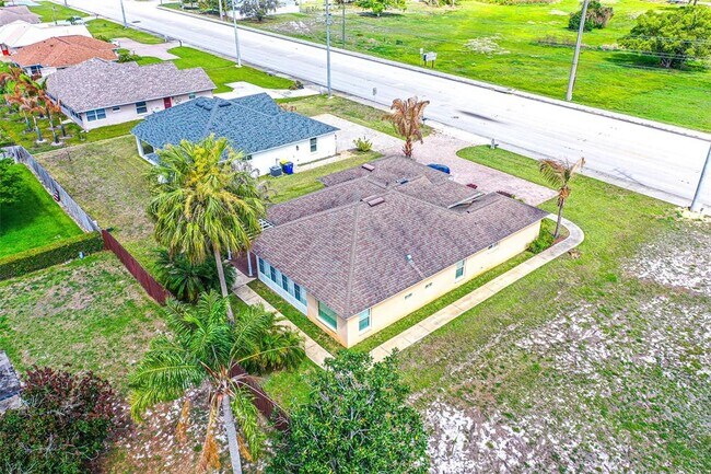 Building Photo - 3715 Sebring Pkwy