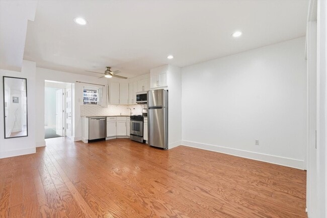Primary Photo - 281 4th St