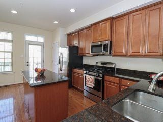 Building Photo - 7721 Duncannon Ln