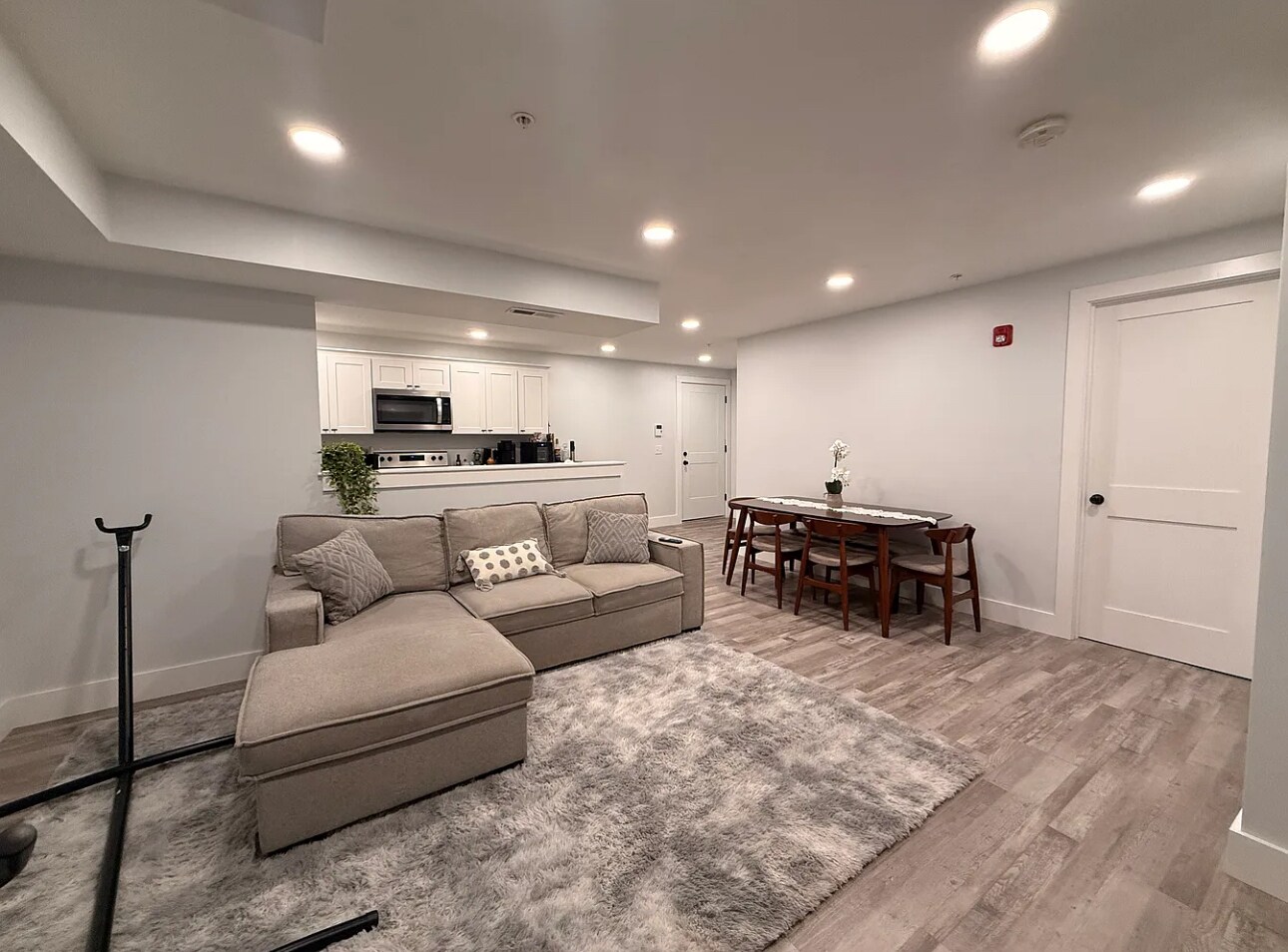 Building Photo - 143 Chelmsford St