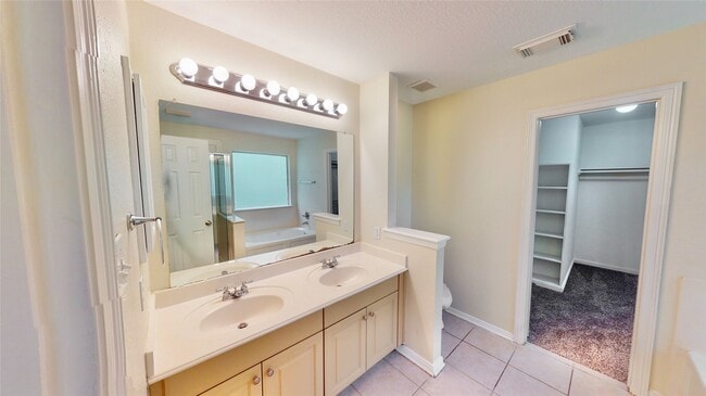 Building Photo - 14527 Eastern Redbud Ln