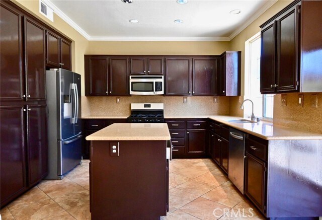 Building Photo - 15611 Outrigger Dr