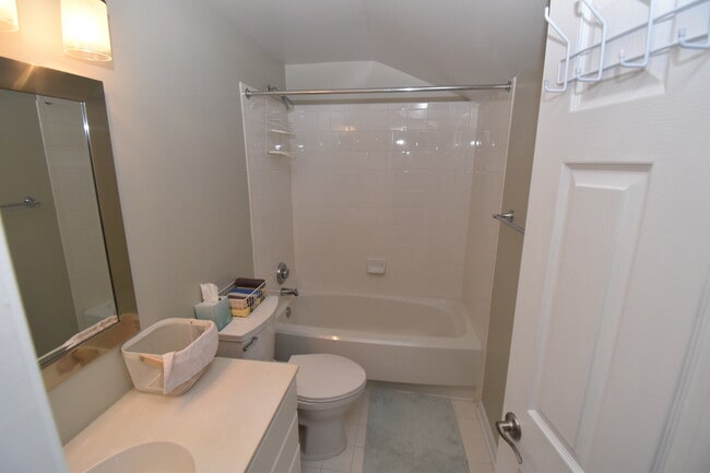 Building Photo - Quantrell Mews