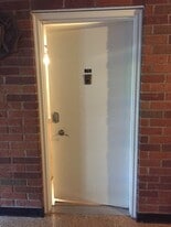 Building Photo - 3217 Glanzman Rd