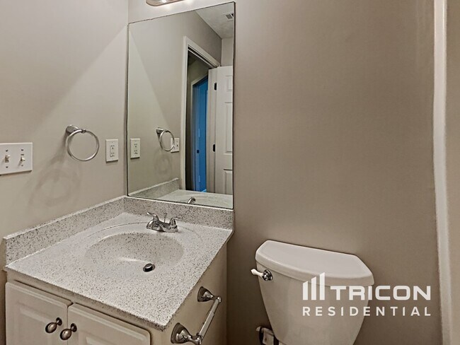 Building Photo - 931 Tilford Point Pl