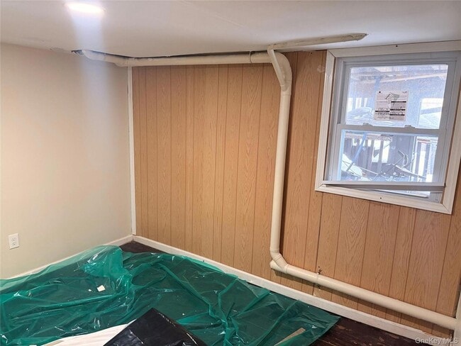 Building Photo - 16 Lark St