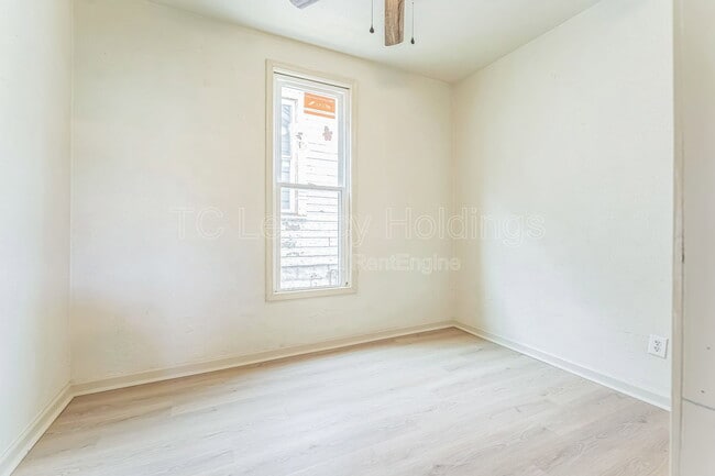 Building Photo - 419 Walnut Ave