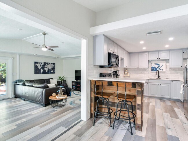 Building Photo - 6501 64th Ave N