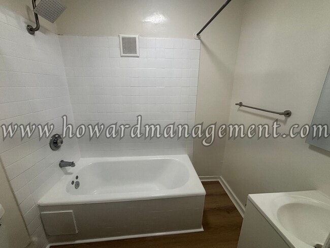 Building Photo - 00457BO