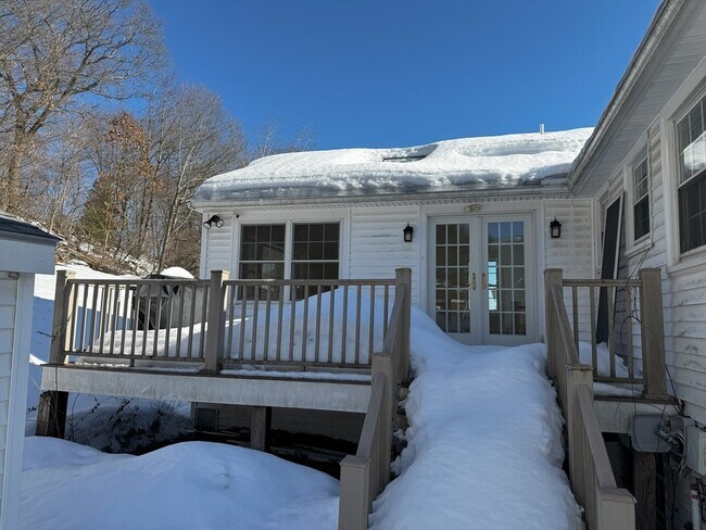 Building Photo - 21 Hodgkins Dr