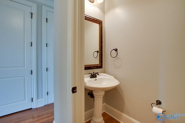 Building Photo - 6421 Lincoln Park Pl NW