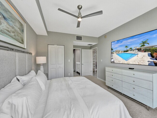 Building Photo - 225 NE 1st St