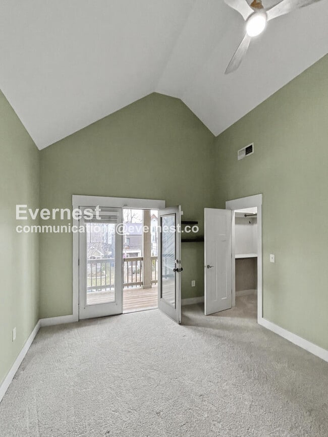 Building Photo - 1306 Pillow St