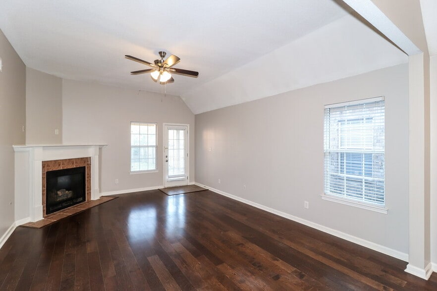 Building Photo - 9887 Wynngate Dr