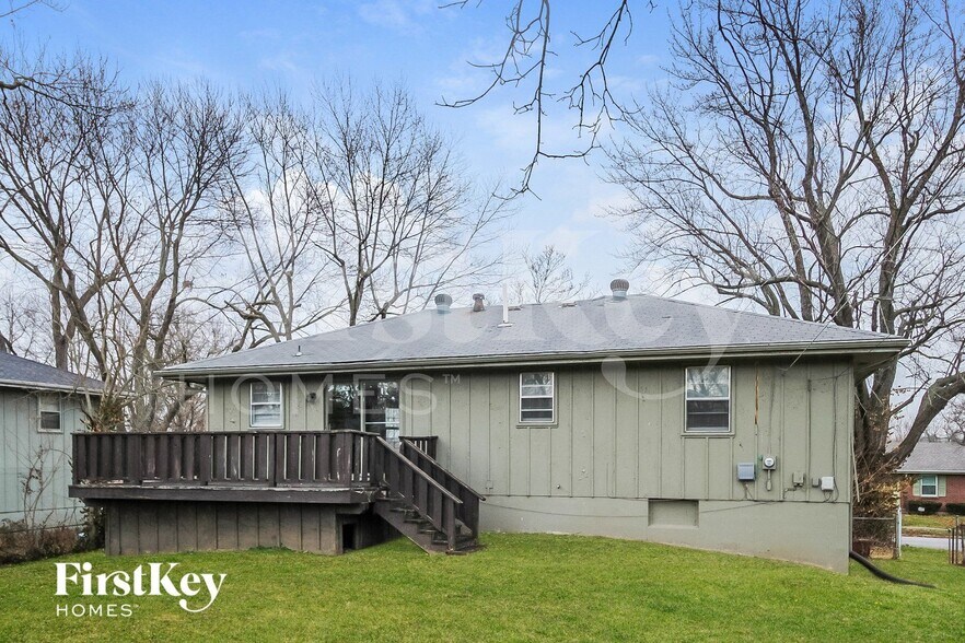 Building Photo - 9214 Farley Ave