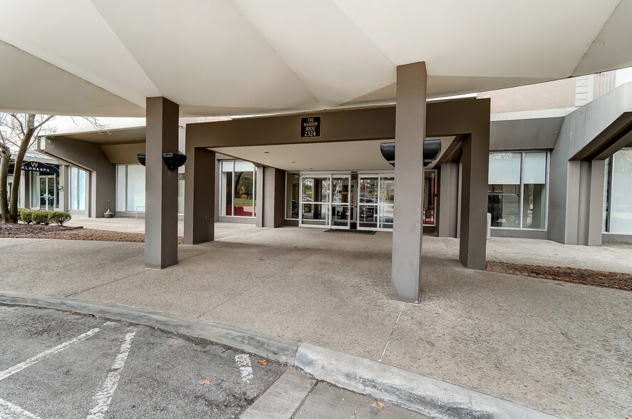 building enterance - 2324 Madison Rd