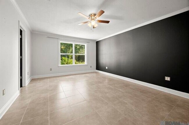 Building Photo - Spacious 4-Bedroom Home on One Acre in Denham Springs