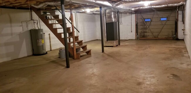 Building Photo - 60 Lorraine St