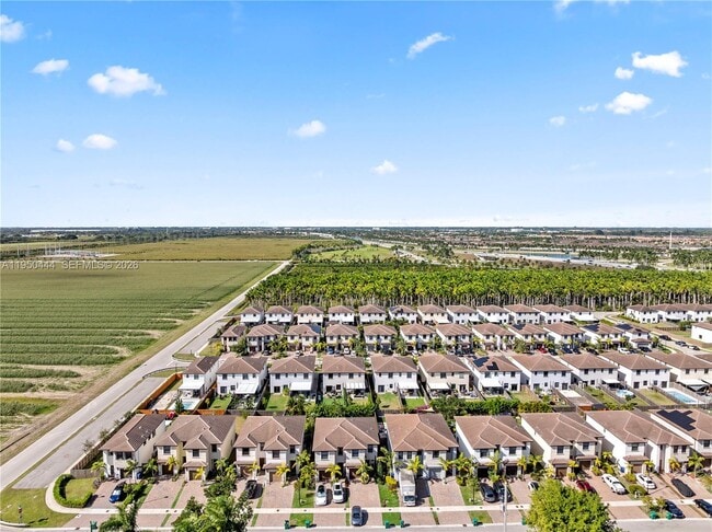 Building Photo - 25557 SW 109th Ave