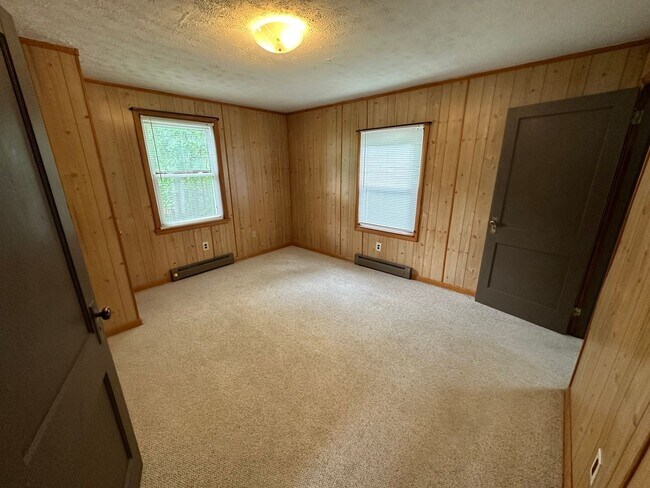Building Photo - Apartment located in Evington close to 29 ...