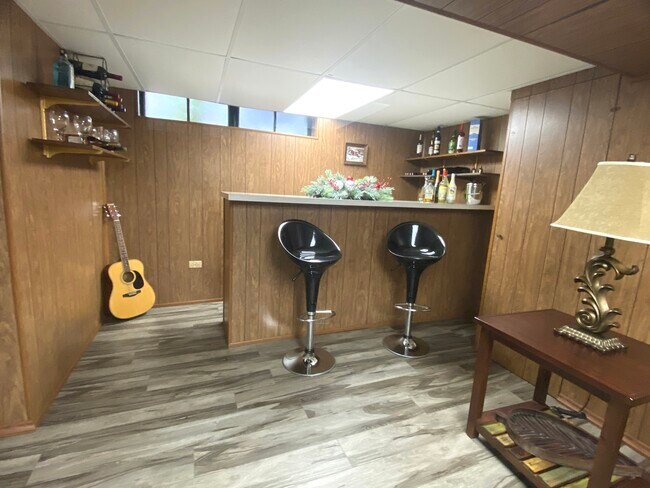 Building Photo - 7737 Park Ave