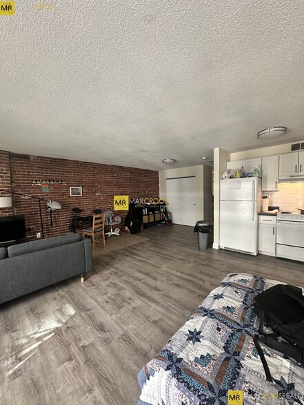 Building Photo - 1088 Boylston St