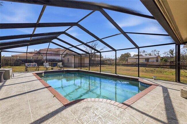 Building Photo - 10301 Trail Ridge Ln