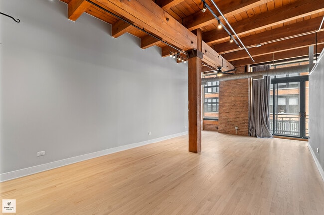 Building Photo - 701 W Jackson Blvd