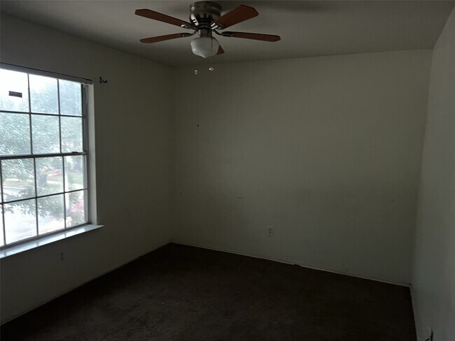 Building Photo - 5935 Sattler Park Dr