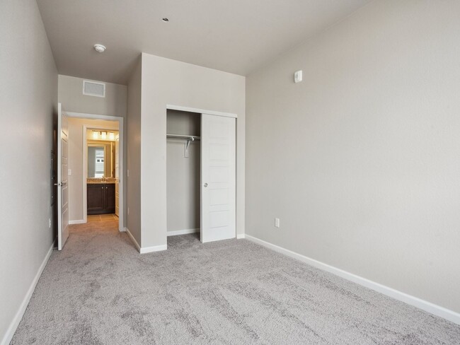 Building Photo - 1 month Free - Brand new 2 Bedroom Condo i...