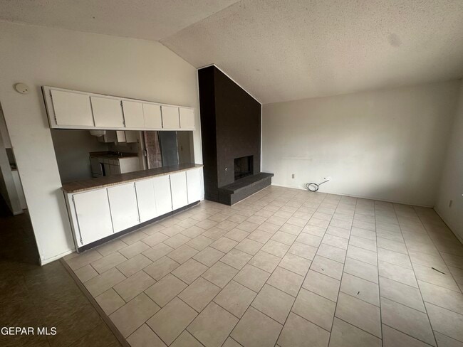 Building Photo - 2901 Beachcomber Dr